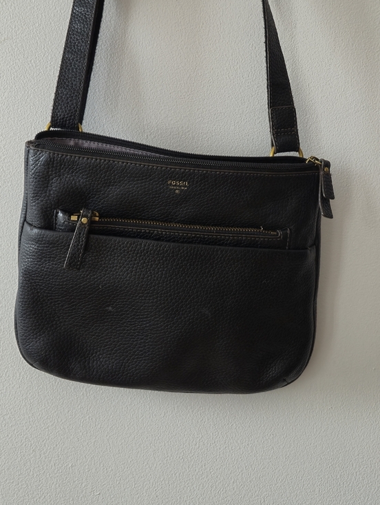 Fossil Handbags - Minimalist Fossil Black Pebbled Leather Crossbody Bag